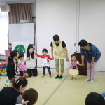 お友だちとなかよく手をつないでさようなら♡