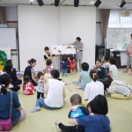 大きなカブをみんなで引っ張りました