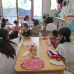 乳児用のテーブルとイスを使ったらすっかりお気に入り★