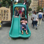 滑り台!一人も楽しいけどママと一緒ももっと楽しい!