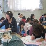 しっかりメモをとるママも!