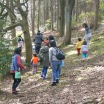 枯れ葉 ガサガサ 小枝 ポキポキ 色んな音がするよ