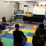 素敵な声で読み聞かせをしてくれます