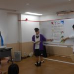 みんなで”うみ”を歌います。夏の名曲ですね♪