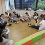 「右にまがりま～す！」