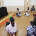 ママのおひざは特等席♡